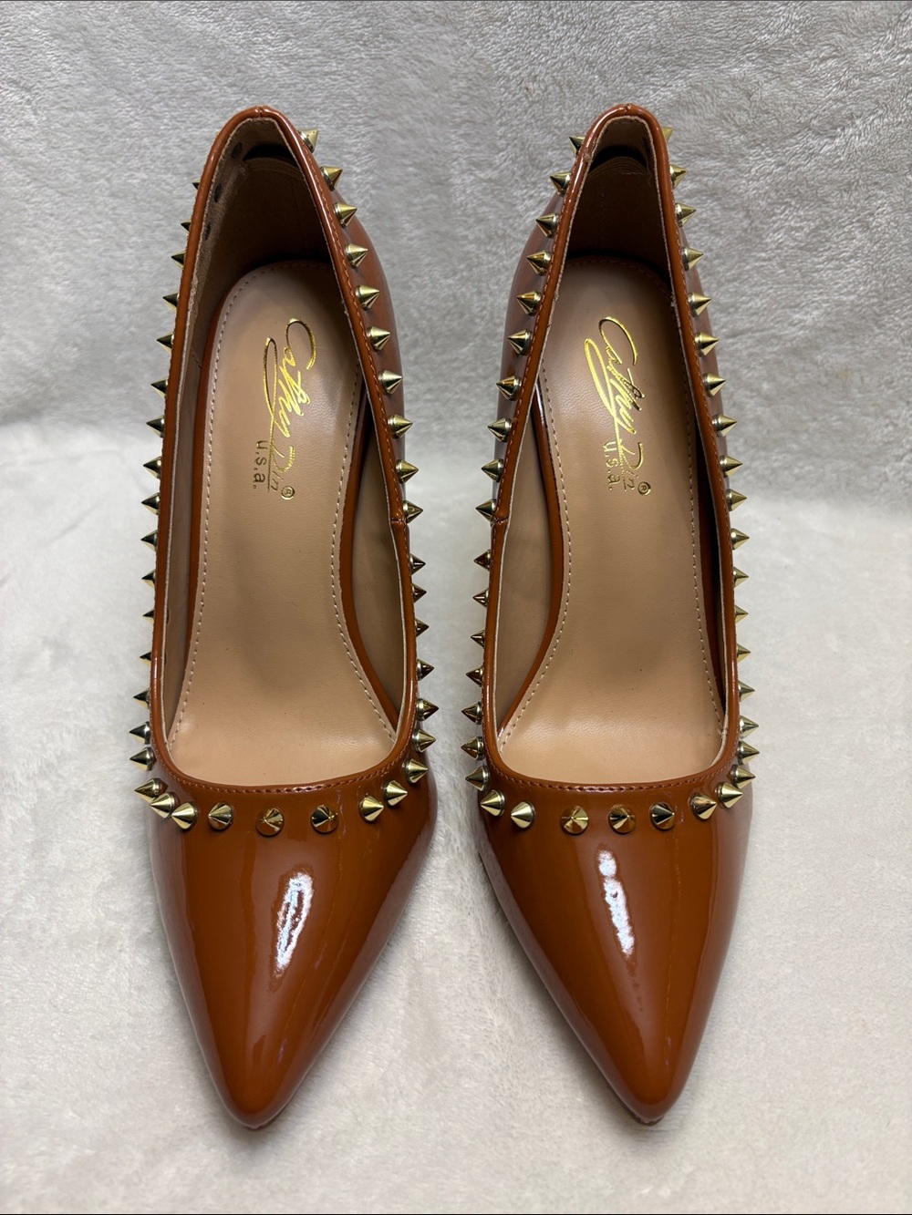 Cathy Din Women’s Caramel Patent Studded Pointed Toe Stiletto Pumps Sz 7.5